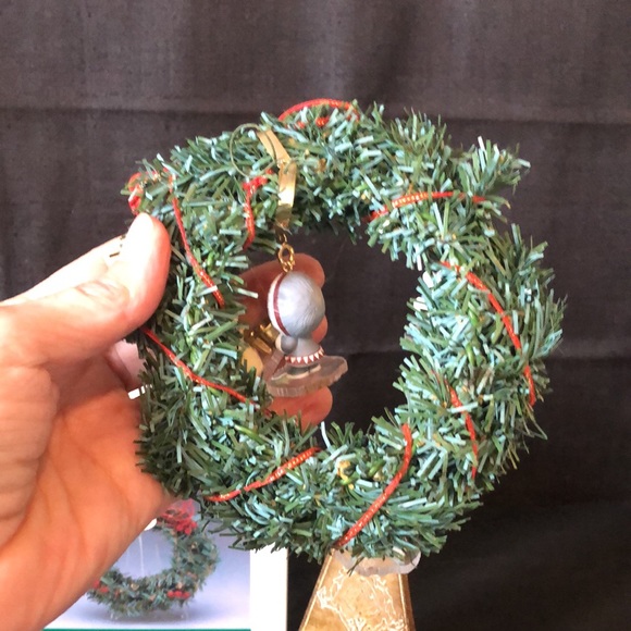 Frosty friends wreath with all ornaments attached 1990 Hallmark MIB - Picture 6 of 9